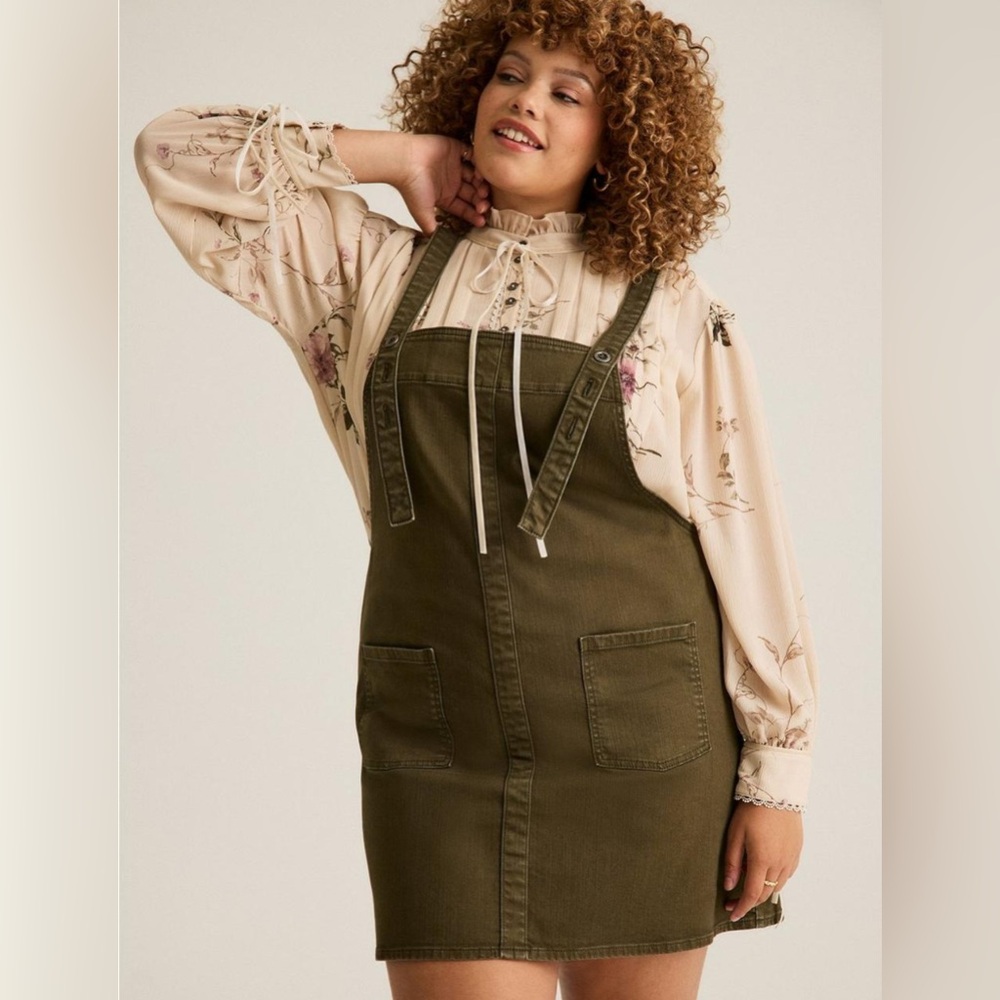 Torrid Size 6 Festi Pinafore Dress
